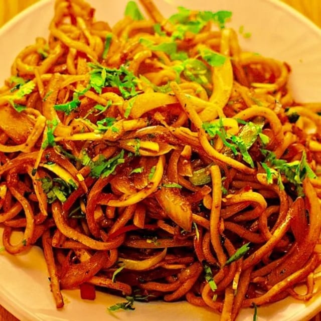 Veg. Hakka Noodles.